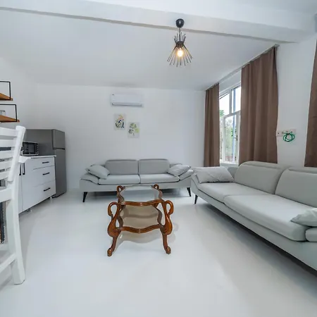 Mai By Downtown Apartment *